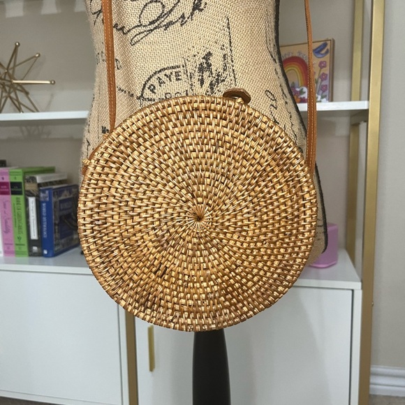 Round Woven Rattan Crossbody Bag - Picture 3 of 10